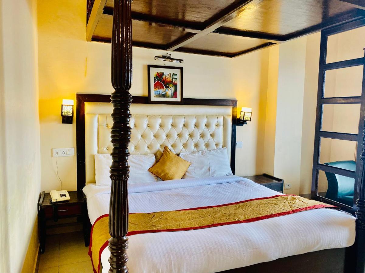 Hotel Aachman Regency Simlá Kültér fotó