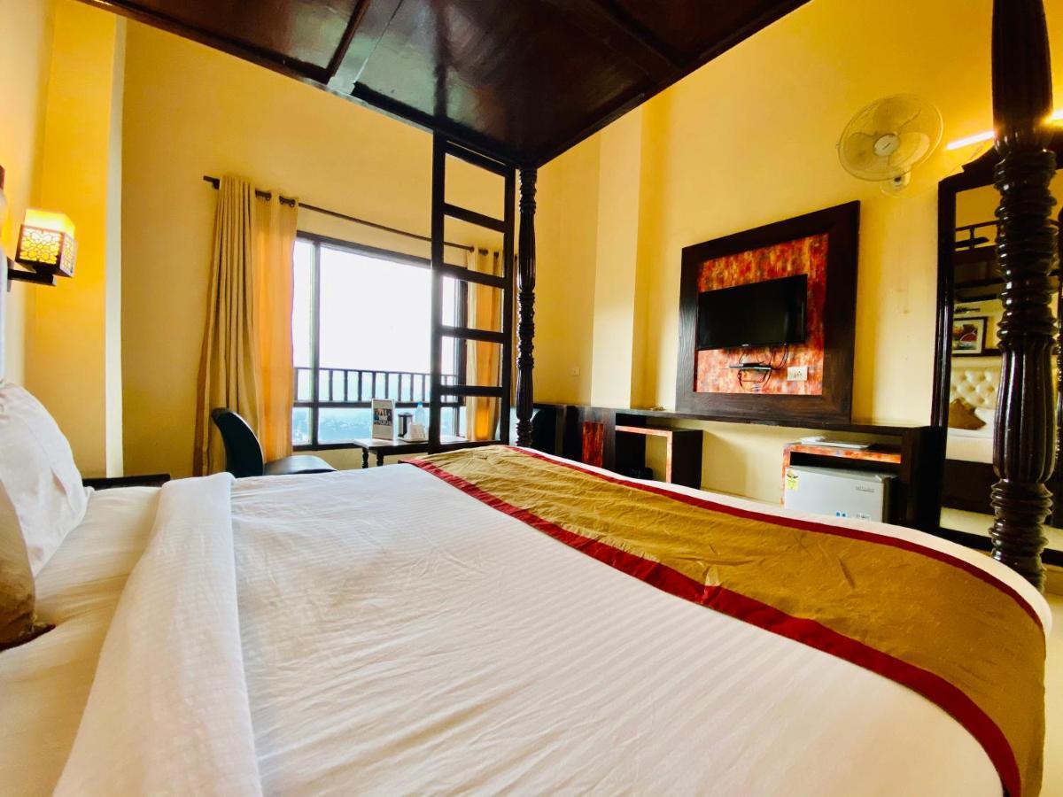 Hotel Aachman Regency Simlá Kültér fotó