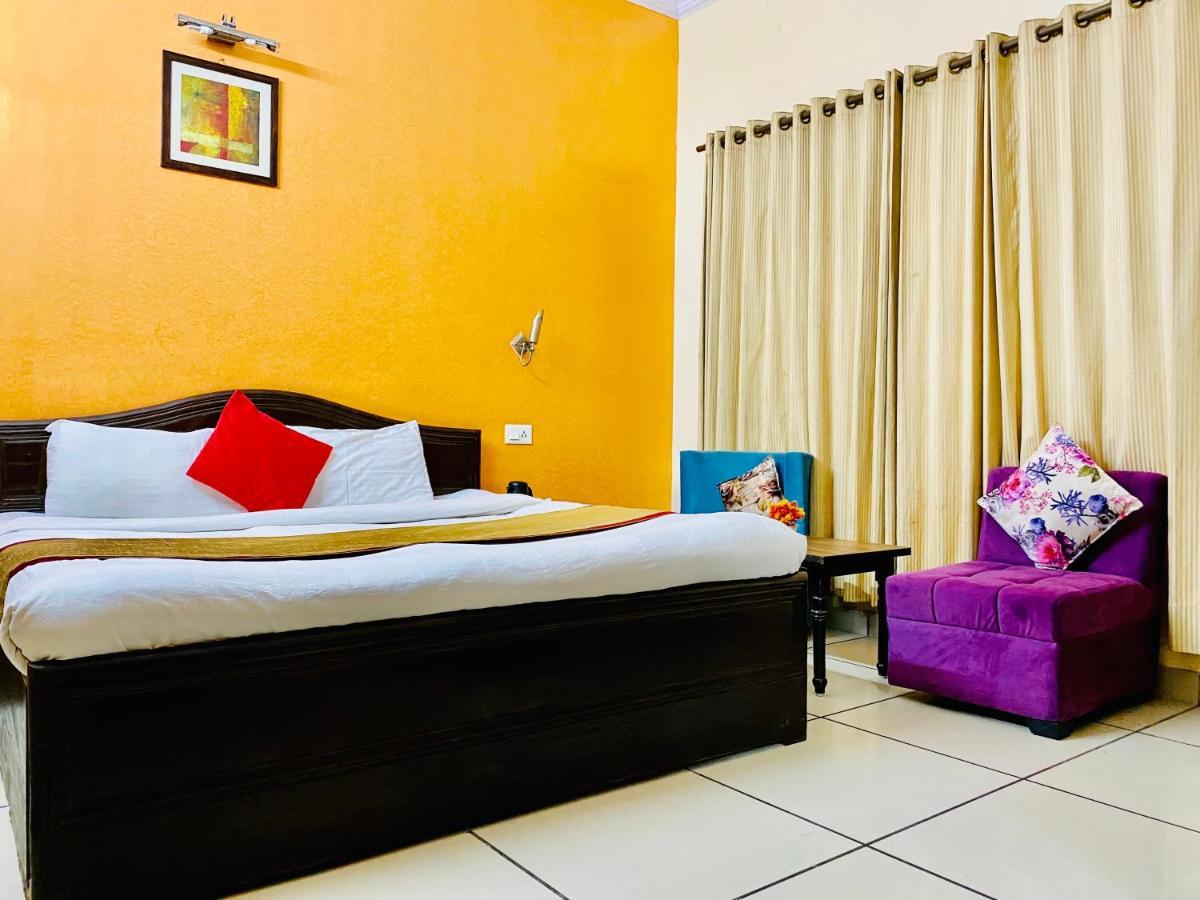 Hotel Aachman Regency Simlá Kültér fotó