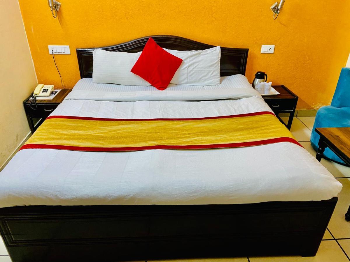 Hotel Aachman Regency Simlá Kültér fotó