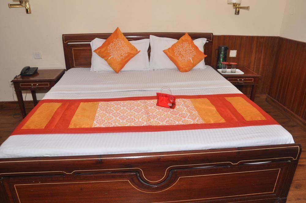 Hotel Aachman Regency Simlá Kültér fotó
