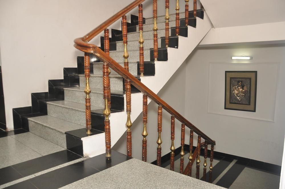 Hotel Aachman Regency Simlá Kültér fotó